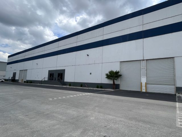 NAVE INDUSTRIAL EN RENTA ESCOBEDO. 2,000 m2